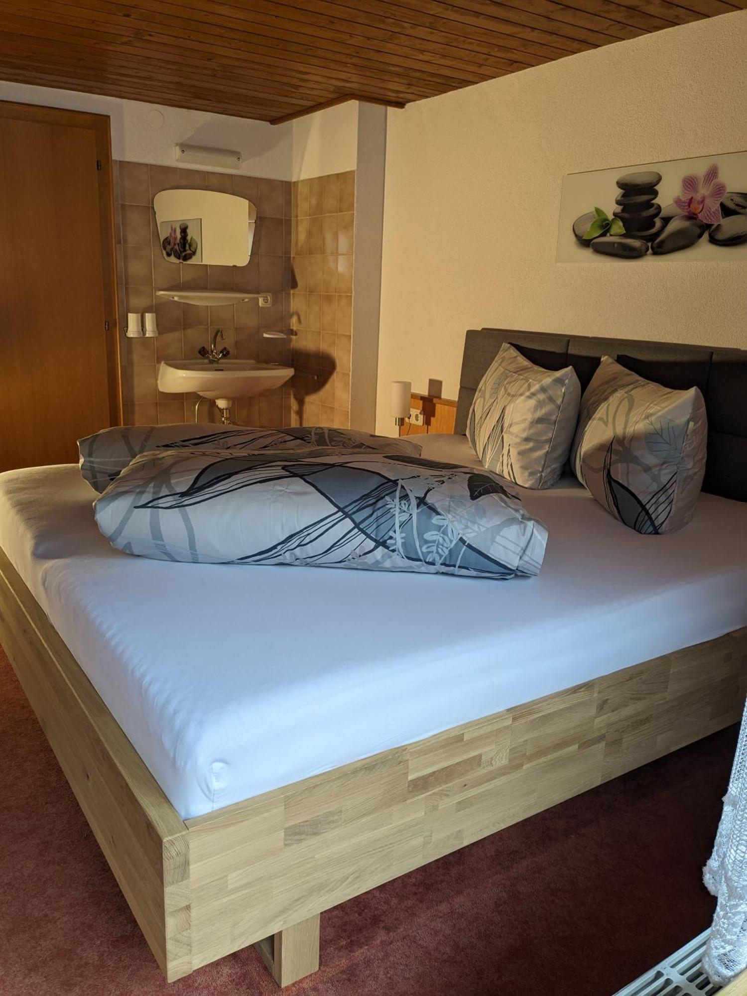 Apartbabsi Kappl  Luaran gambar